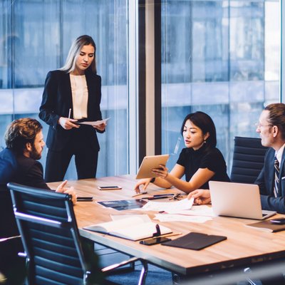 Kaufleute Büromanagement Besprechung