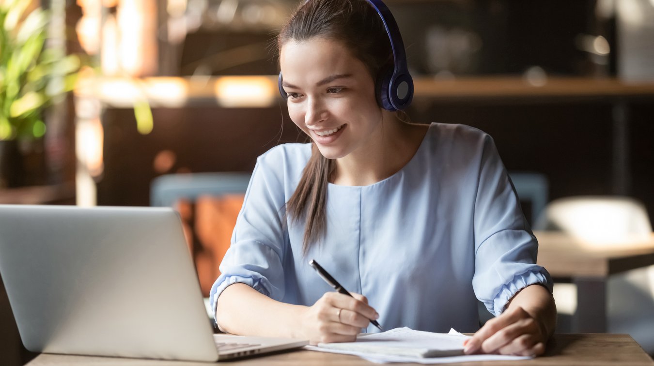 Online Ausbildung Frau