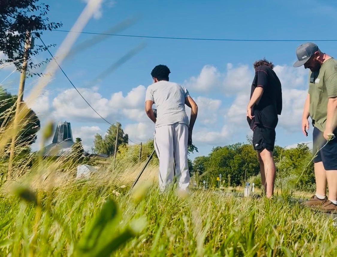 Eine Gruppe von Teilnehmenden Mediengestaltern Bild und Ton im Sommer beim Festival.